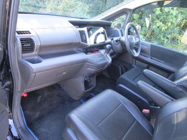 ★車両検索、有難うございます♪お問い合わせはポイント5亀山店専用フリーダイヤルまで（携帯可）♪三重県最大級のホンダディーラーネットワーク総展示台数1000台以上！買取・下取もお任せください♪