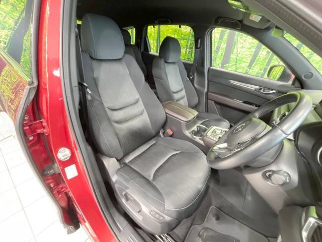 運転席シート廻りは使用感も少なく、良好な状態となっています。丁寧に使われていたことがよくわかりますね。