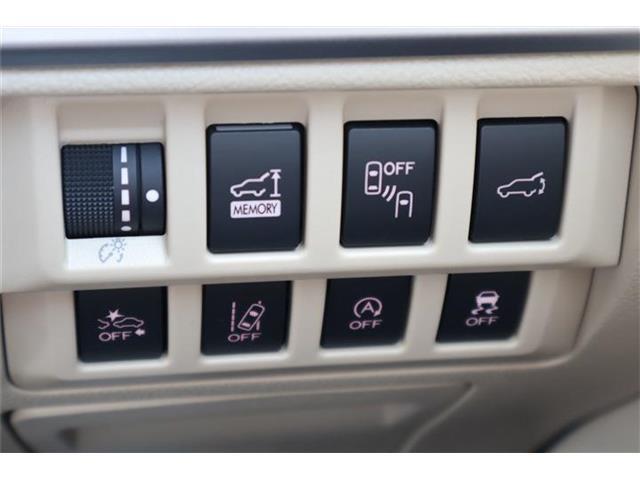 パーキングセンサー付で、車庫入れも駐車もラクラクです。