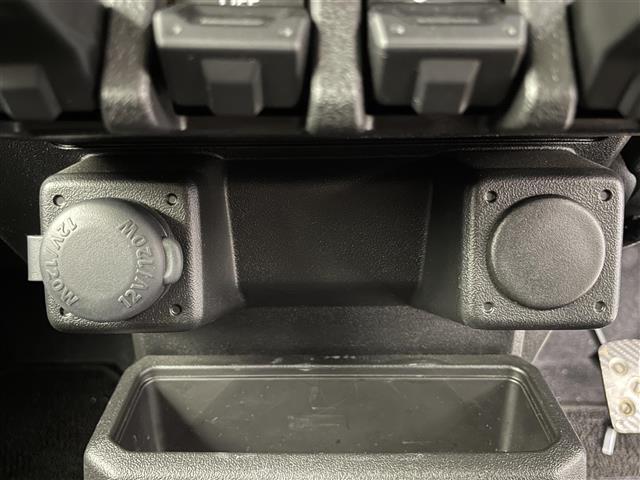 【ドリンクホルダー】長時間のドライブを快適に過ごすために、必須の車内アイテムですね。