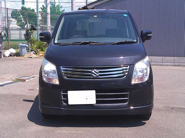 全国のAA会場で仕入れのプロが毎日競りに参加、本当に安く売値設定できる車しか仕入れておりません。他社在庫と比較下さいませ。