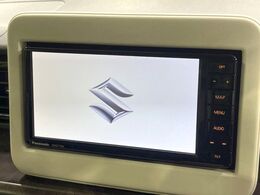 【純正ナビ】人気の純正ナビを装備しております。ナビの使いやすさはもちろん、オーディオ機能も充実！キャンプや旅行はもちろん、通勤や買い物など普段のドライブも楽しくなるはず♪