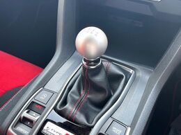 【フロア6速MT】走りの6速MT！！スポーティーな走行をお楽しみいただけます♪