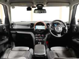 ■高年式、低走行、装備や価格に魅力があるなど、専門店の目線で厳選した高品質なミニのみ厳選し、約250台以上の新旧ミニの中からお気に入りの1台をお選びいただけます■マッチした1台がきっと見つかりますよ♪