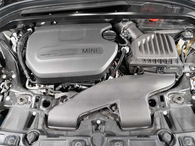 ■総在庫数は約250台！■屋内展示場で天候を気にせず安心してご覧いただけます。■経験を活かして自信を持ってオススメできる確かな良質車のみを厳選ラインナップ致しております！■是非お立ち寄りください♪