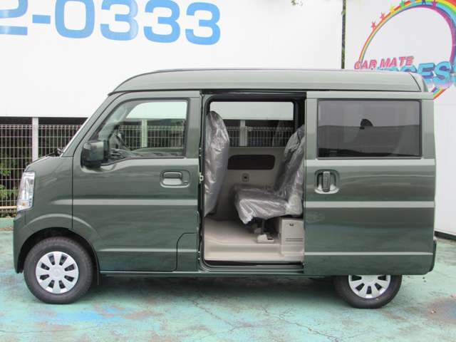 両側スライドドア