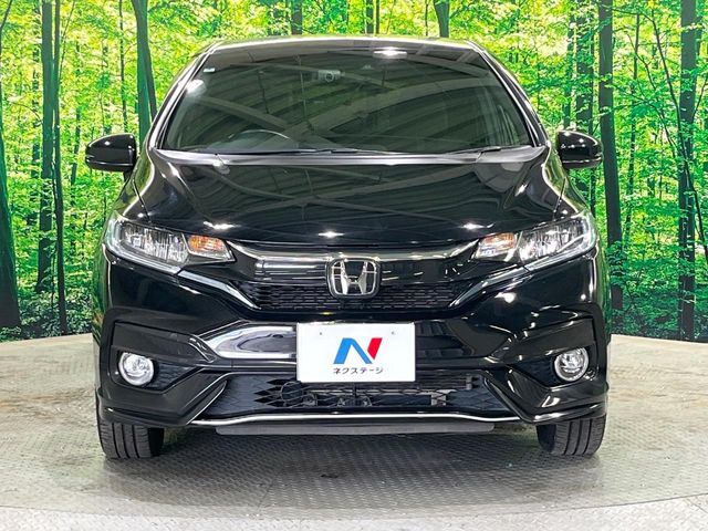 大好評のボディコーティング「弾スプラッシュコート」もご納車までに施工可能。通常のガラスコートと異なる、耐久年数6年の無機質ガラスコーティングが、ボディをキレイな状態に保ってくれます。
