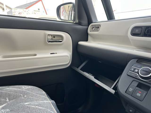★5年コーティング（契約時限定）が軽自動車￥39,800円、コンパクトカー￥49,800円、ミニバン￥59,800円で施工出来ます。新車のピッカピカの状態をより長くキープします！