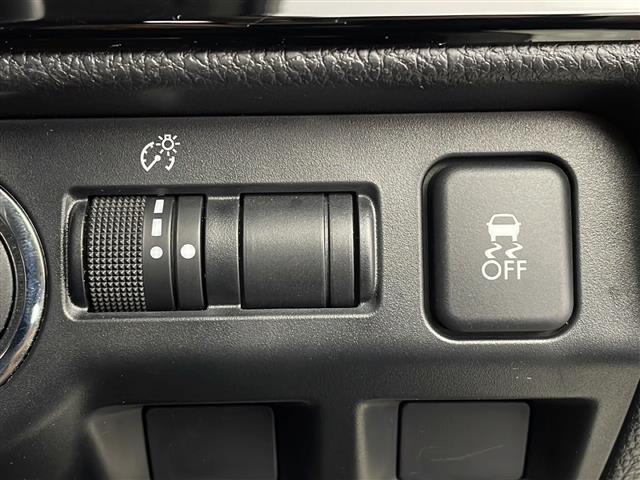【運転席操作部】快適なドライブを楽しむための機能が装備されています！運転席から触れるので、使いやすいです！除菌プランいれていただくと、さらに清潔で安心していただけます！