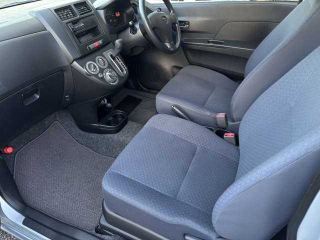 〒573-0071　大阪府枚方市茄子作3丁目32-12　　TEL　072-852-0300　FAX072-852-0302　定休日　水曜日　　ホームページ　http://www.jobcars.jp