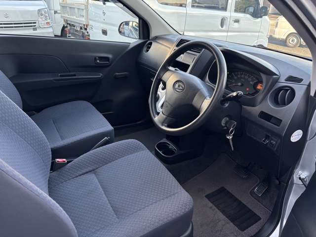 お客様にご安心頂ける様　安心の保証をご用意しております！！6か月または5000km保証　長期保証もございます。中古車に少しでもご不安がある方でも安心してお好きなお車をお買い求めください！