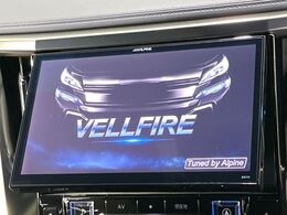 【BIG-X11インチナビ】人気の大画面BIG-Xナビを装備。専用設計で車内の雰囲気にマッチ！ナビ利用時のマップ表示は見やすく、テレビやDVDは臨場感がアップ！いつものドライブがグッと楽しくなります♪
