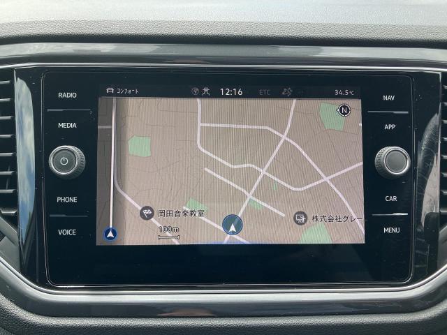 スマートフォン用アプリ[Apple CarPlay][Android Auto]対応の純正ナビ Discover Media を装備、ラジオのほか、USB、Bluetoothも対応しています。