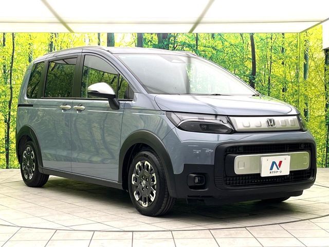 大好評のボディコーティング「弾スプラッシュコート」もご納車までに施工可能。通常のガラスコートと異なる、耐久年数6年の無機質ガラスコーティングが、ボディをキレイな状態に保ってくれます。
