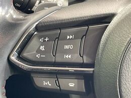 【マツダ・レーダークルーズコントロール】高速道路での長距離走行が楽に！自動で速度を保つクルーズコントロールが、衝突軽減システムと連携し、前方の車両を感知して車間を保つように速度調節してくれます！！