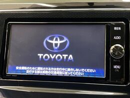 【純正ナビ】人気の純正ナビを装備しております。ナビの使いやすさはもちろん、オーディオ機能も充実！キャンプや旅行はもちろん、通勤や買い物など普段のドライブも楽しくなるはず♪