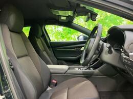 「この車の写真をもっと見たい」「状態が気になる」「この装備はついている？」どんな小さな疑問でもお気軽にお問い合わせください！