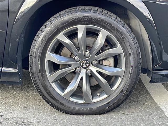 【タイヤ・ホイール】足回りもかっこよく決まってます！社外のアルミやスタッドレスタイヤも取り扱いございます！！ドレスアップもカスタマイズもお任せください！！