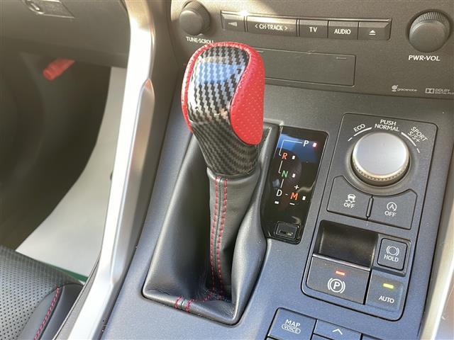 【シフトレバー】シフトも操作しやすく快適なドライブを楽しんでいただけます！