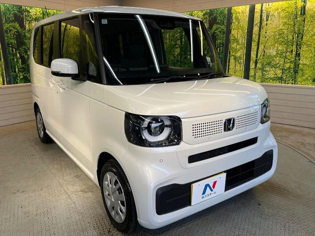 高透明度のガラス皮膜で撥水はもちろん、上質なツヤ・光沢を実現。紫外線や酸性雨から大切な愛車を保護し、色あせ・劣化を防止。「弾スプラッシュコート」、「弾プリミッサコート」からお選びいただけます。