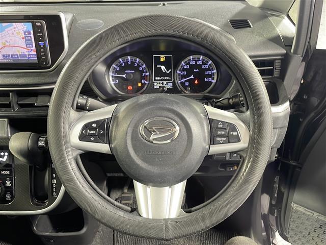 【ステアリング】軽い力で扱いやすいハンドルです。目立つ傷やスレなどなく綺麗な状態です！除菌プランいれていただくとさらに快適に！清潔なお車はお子様にも安心ですね！