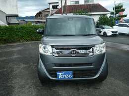 グレードはX☆快適装備と安全機能が充実しています燃費もいいのでお財布にも優しいですよ☆