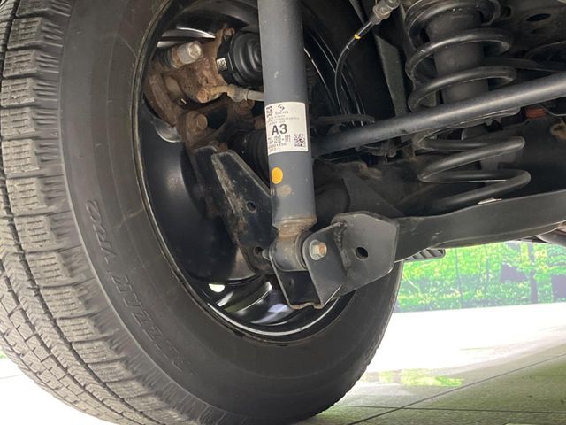 お車を安心してお乗りいただく為には、足回りの定期点検が欠かせません。サービスサポート（有償保証）では無料点検もご提供しており、安心のカーライフをお過ごしいただけるサポート体制が整っています。