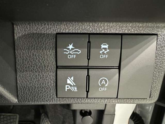 先進の安全装備ついてます。詳しい装備内容、仕様等につきましてはスタッフにお問合せ下さい。