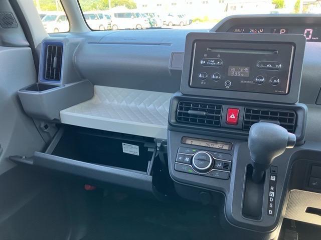 【グローブボックス】現在では車検証入れなどとして活用されることが多いですよ☆