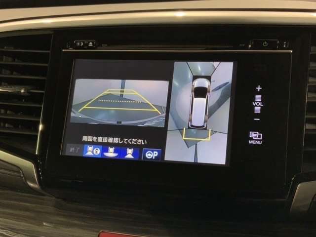 全方位モニターがついています！　車の周囲を360°安全確認できるので、普段の駐車はもちろんの事、縦列駐車や幅寄せの際にも活躍してくれますよ。