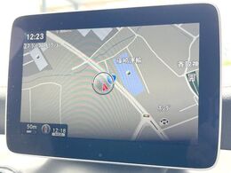 ●純正ナビ:一体感のあるナビは、高級感ある車内を演出してくれます。オーディオ機能も充実しておりますので、運転もより楽しめます♪