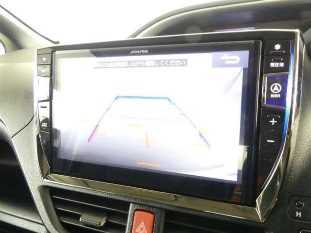 苦手な車庫入れも安心のバックモニター装備☆彡