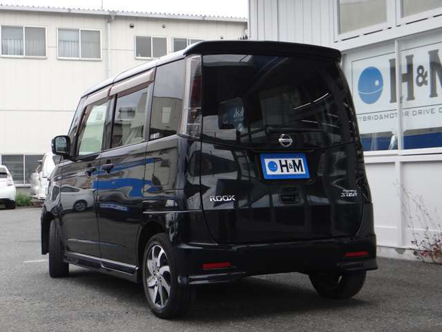 中古車の不安ポイントは「故障」ではないでしょうか？当店の物件には自社無料保証をお付けしております。また、もし故障した際にも専門店ならではのノウハウで適切に修理対応できる体制を整えております。