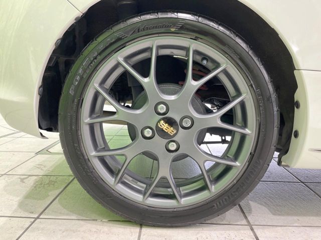 【BBS製16インチアルミホイール】大人気メーカーのホイールを装備♪軽量・高硬度のアルミホイールは、ハンドリング・加速など、走りの質を向上してくれます♪