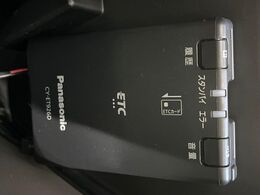 【ETC】高速道路の料金所をストレスなく通過！話題のスポットやサービスエリアに多い「スマートIC」利用時は必須のアイテムです。当店でセットアップを実施、ご納車当日からすぐにご利用いただけます！