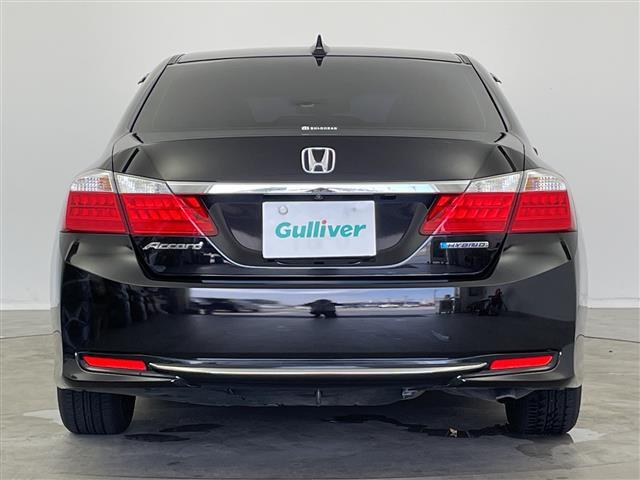 徹底的な検査を行い、車両の内外装・骨格部のダメージを詳細に把握しています。