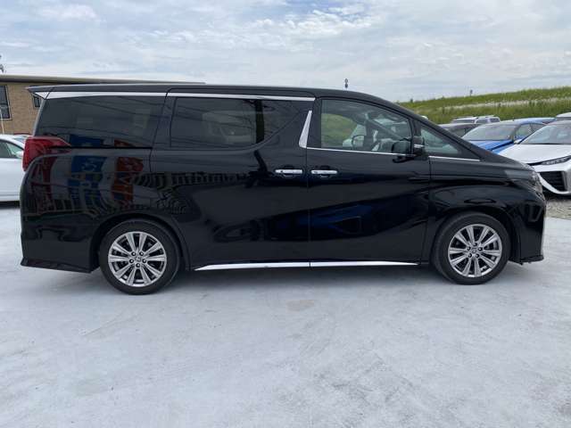 自動車保険（あいおいニッセイ同和）取り扱いしております。はじめてお車をご購入されるお客様にもスタッフが解りやすくご説明させていただきます。