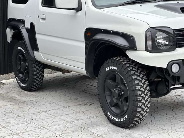 もちろん、内装外装共にクリーニング済み（＾O＾）ポリッシャーにて【全面ボディ鏡面仕上げ済み】ヘッドライトも、くすみゼロです！最後にWAXコーティングで、ピッカピカに仕上げてあります☆☆