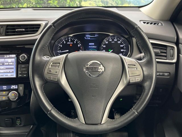 【ステアリングスイッチ】運転中、前方から目線をそらすことなく、オーディオ等の操作が可能な便利機能！安心＆快適なドライブを演出してくれます♪