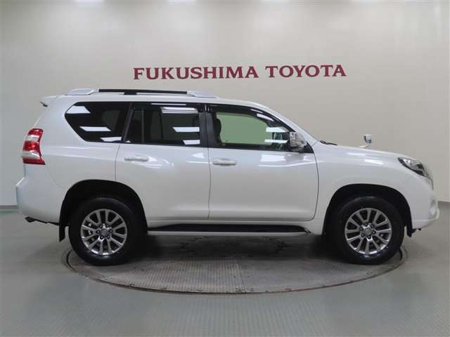 【まるごとクリーニング】シートを取り外して車内を徹底洗浄！隅々まで美しく仕上げます！