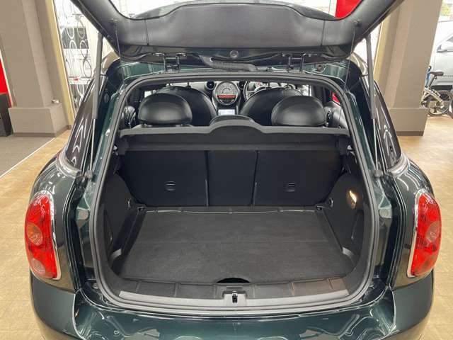 トランクスペースも丁寧に使用されていた事がおわかり頂けます。