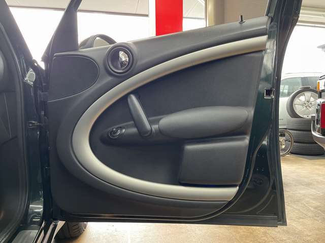 ドア内張りも綺麗な状態を維持しております！！