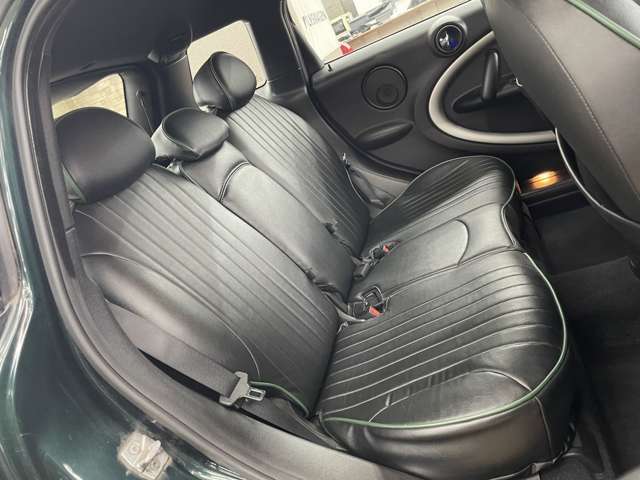 リアシートは特に使用感無くフロント同様、驚きの美しさでございます。