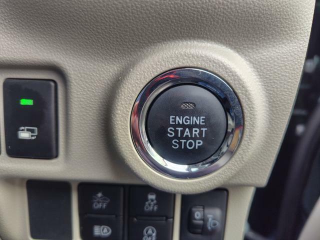 キーレスプッシュスタートシステム搭載でこちらのボタンを押してエンジンを始動します。便利ですよ。