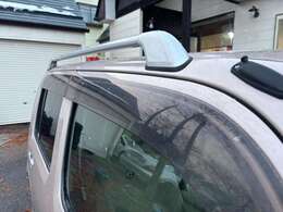 サイドドアバイザーが装備されておりますので悪天候時などの日も室内の空気の入れ替えを行う事が出来ます♪ご契約からご納車までスピーディーにご対応させて頂いております♪