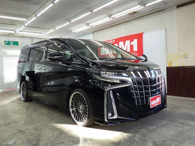 お客様にご満足して頂けるよう専任スタッフが1台、1台真心込めて整備致します。