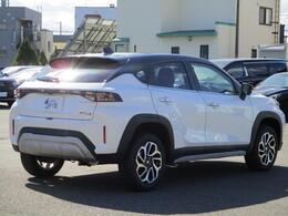 色はアークティックホワイトパールブラック2トーンルーフ。実走行は20Km。車検はR9年10月まで付帯となっております。