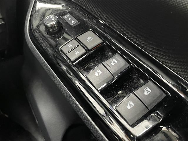 店舗にて現車の確認も頂けますので、お電話で在庫のご確認の上是非ご来店くださいませ！！！