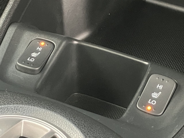 ★運転席＆助手席シートヒーター★ 冷えが気になる方にも嬉しいシートヒーターを装備しております（*＾-＾*）寒い日もカラダを暖め、快適なドライブをサポートします