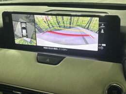 【360°ビューモニター】専用のカメラにより、上から見下ろしたような視点で360度クルマの周囲を確認することができます☆死角部分も確認しやすく、狭い場所での切り返しや駐車もスムーズに行えます。